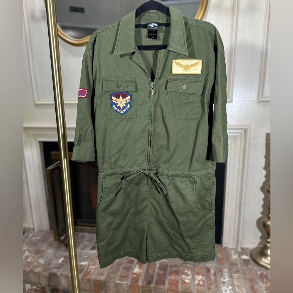 Her Universe‎ Captain Marvel Romper SM Olive Green Flight Suit Cosplay Utility